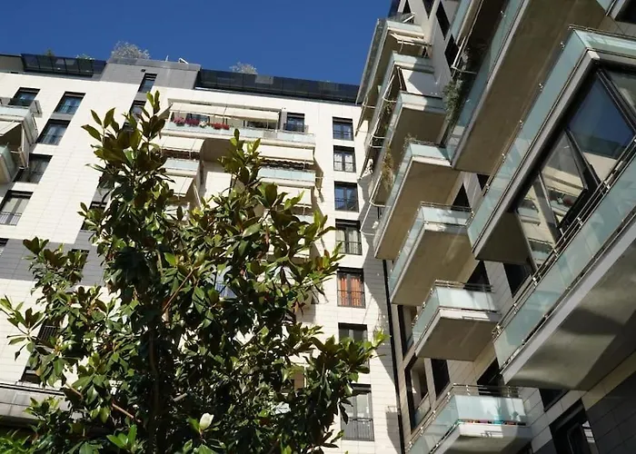 Double Room Central Apartment With Balcony