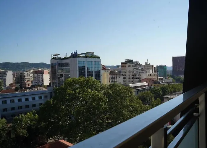 Double Room Central Apartment With Balcony