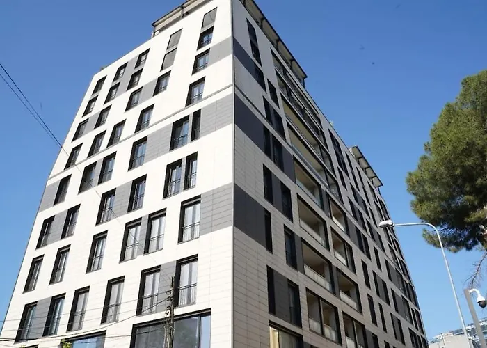 Double Room Central Apartment With Balcony